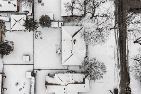 Tiny photo for 369 Bianco Drive, Elk Grove Village, IL 60007 (MLS # 12548371)