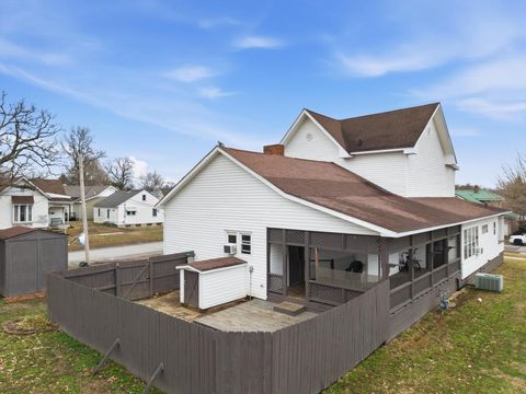 Tiny photo for 621 Girard Street, Metropolis, IL 62960 (MLS # 12569232)