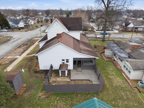 Tiny photo for 621 Girard Street, Metropolis, IL 62960 (MLS # 12569232)