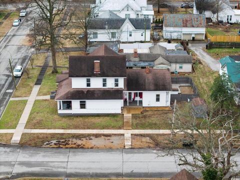 Tiny photo for 621 Girard Street, Metropolis, IL 62960 (MLS # 12569232)