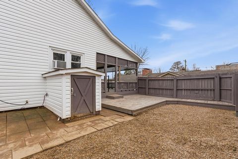 Tiny photo for 621 Girard Street, Metropolis, IL 62960 (MLS # 12569232)