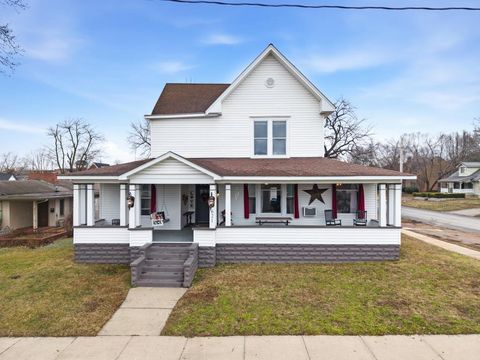 Tiny photo for 621 Girard Street, Metropolis, IL 62960 (MLS # 12569232)