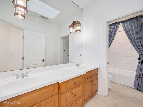 Tiny photo for 401 Glendale Avenue, Oak Brook, IL 60523 (MLS # 12462003)