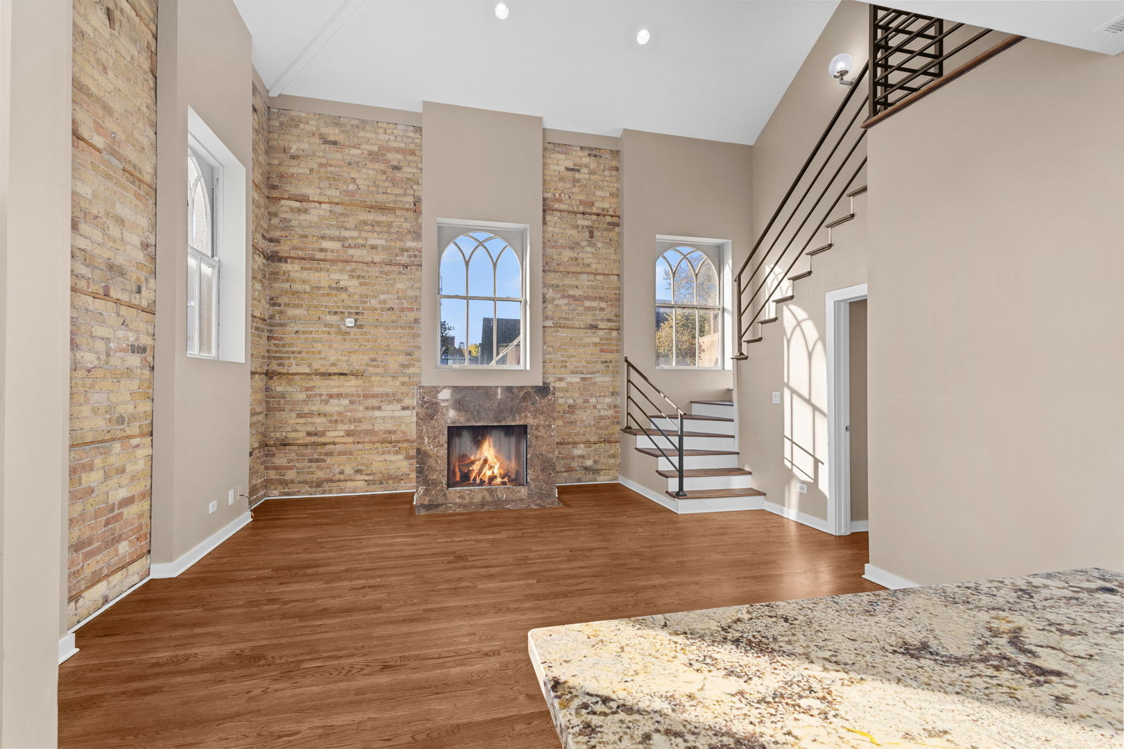 2150 W NORTH Avenue 2