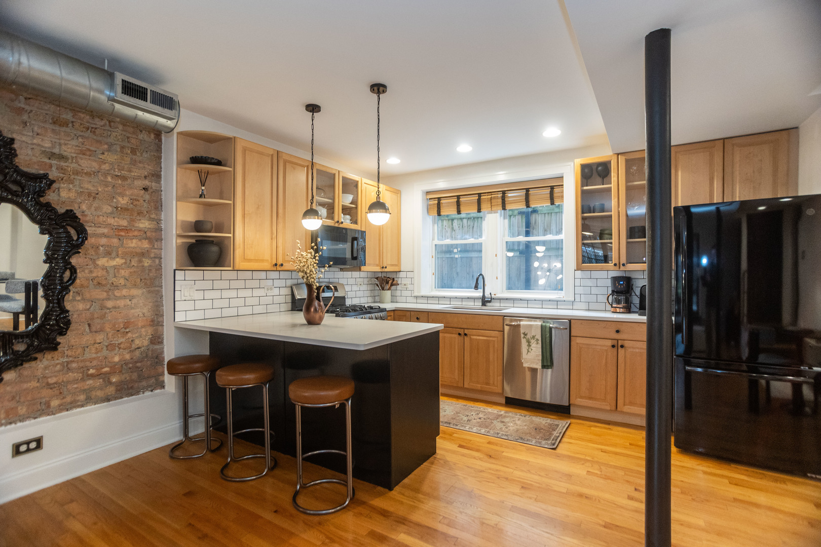 5350 N Glenwood Avenue GW