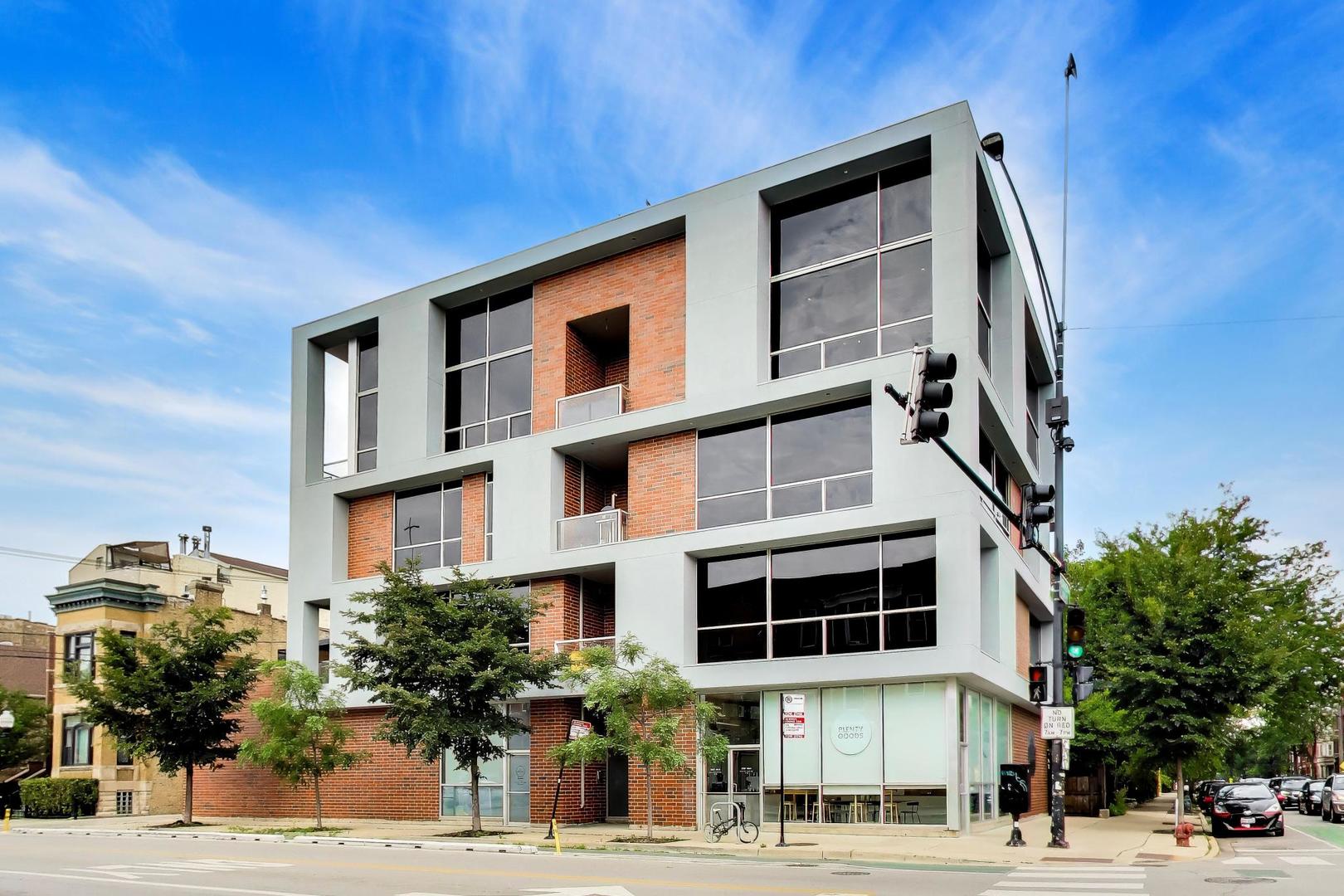 1000 N DAMEN Avenue 5