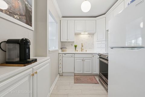 Tiny photo for 1460 N Sandburg Terrace #208, Chicago, IL 60610 (MLS # 12489027)
