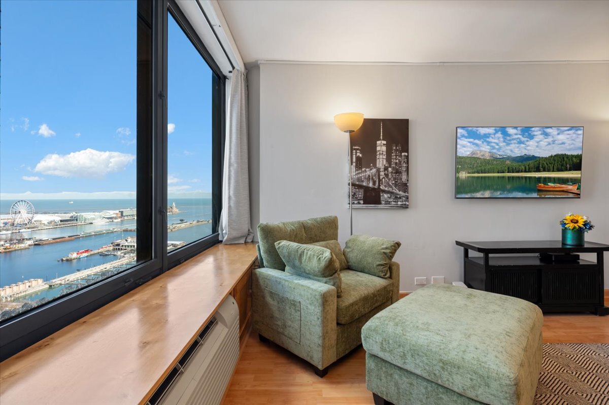 155 N Harbor Drive 2105