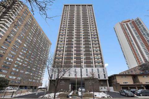 Photo of 6147 N Sheridan Road #5B, Chicago, IL 60660 (MLS # 12566676)