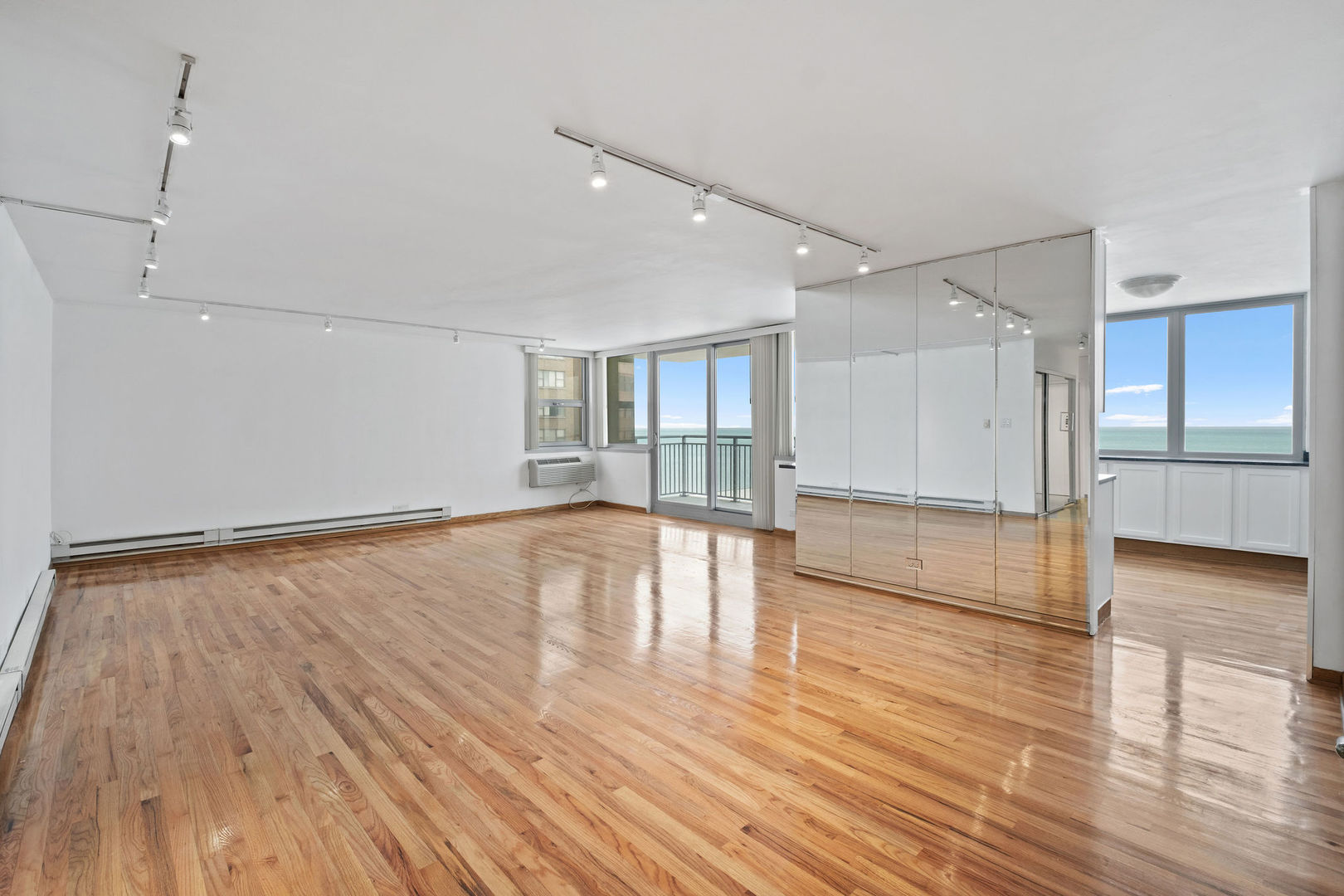 6147 N Sheridan Road 5B