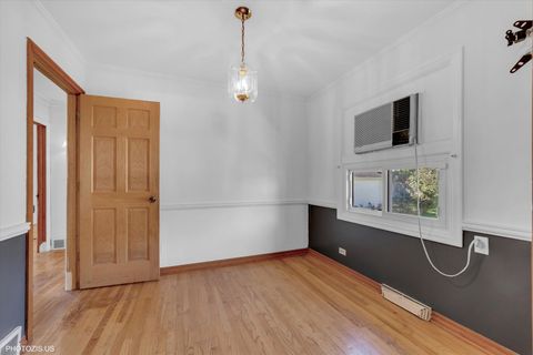 Tiny photo for 1210 Mohawk Drive, Elgin, IL 60120 (MLS # 12500224)