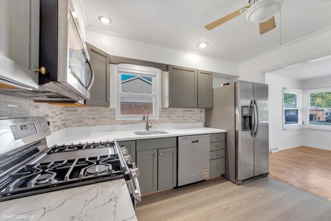 Tiny photo for 1210 Mohawk Drive, Elgin, IL 60120 (MLS # 12500224)