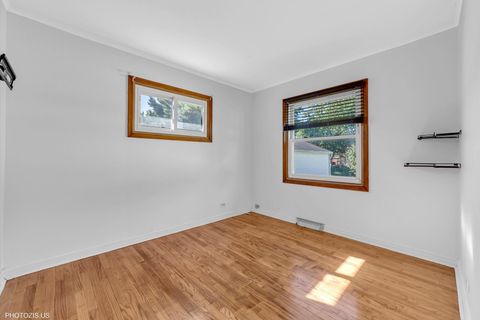 Tiny photo for 1210 Mohawk Drive, Elgin, IL 60120 (MLS # 12500224)