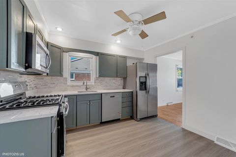 Tiny photo for 1210 Mohawk Drive, Elgin, IL 60120 (MLS # 12500224)