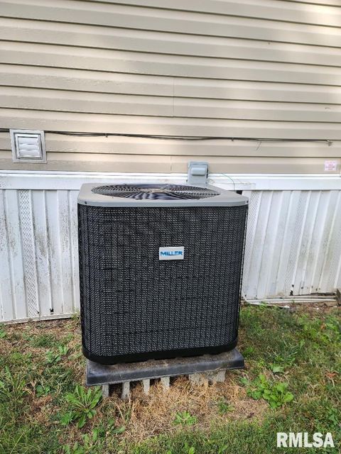 Tiny photo for 4427 HARVEY Street, Coello, IL 62825 (MLS # EB460092)