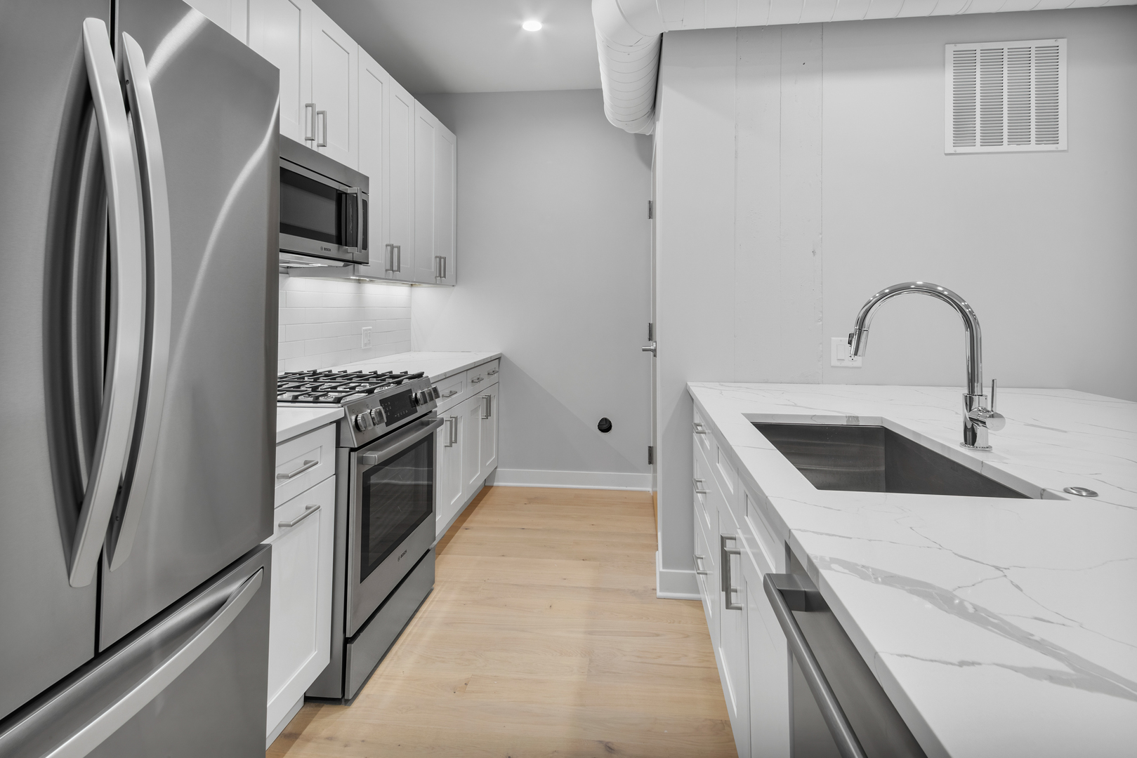 4637 N Ashland Avenue 302