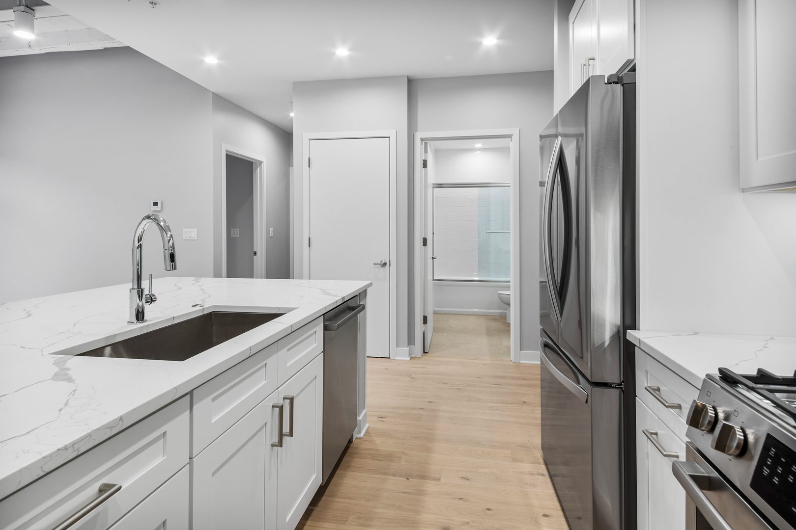 4637 N Ashland Avenue 302