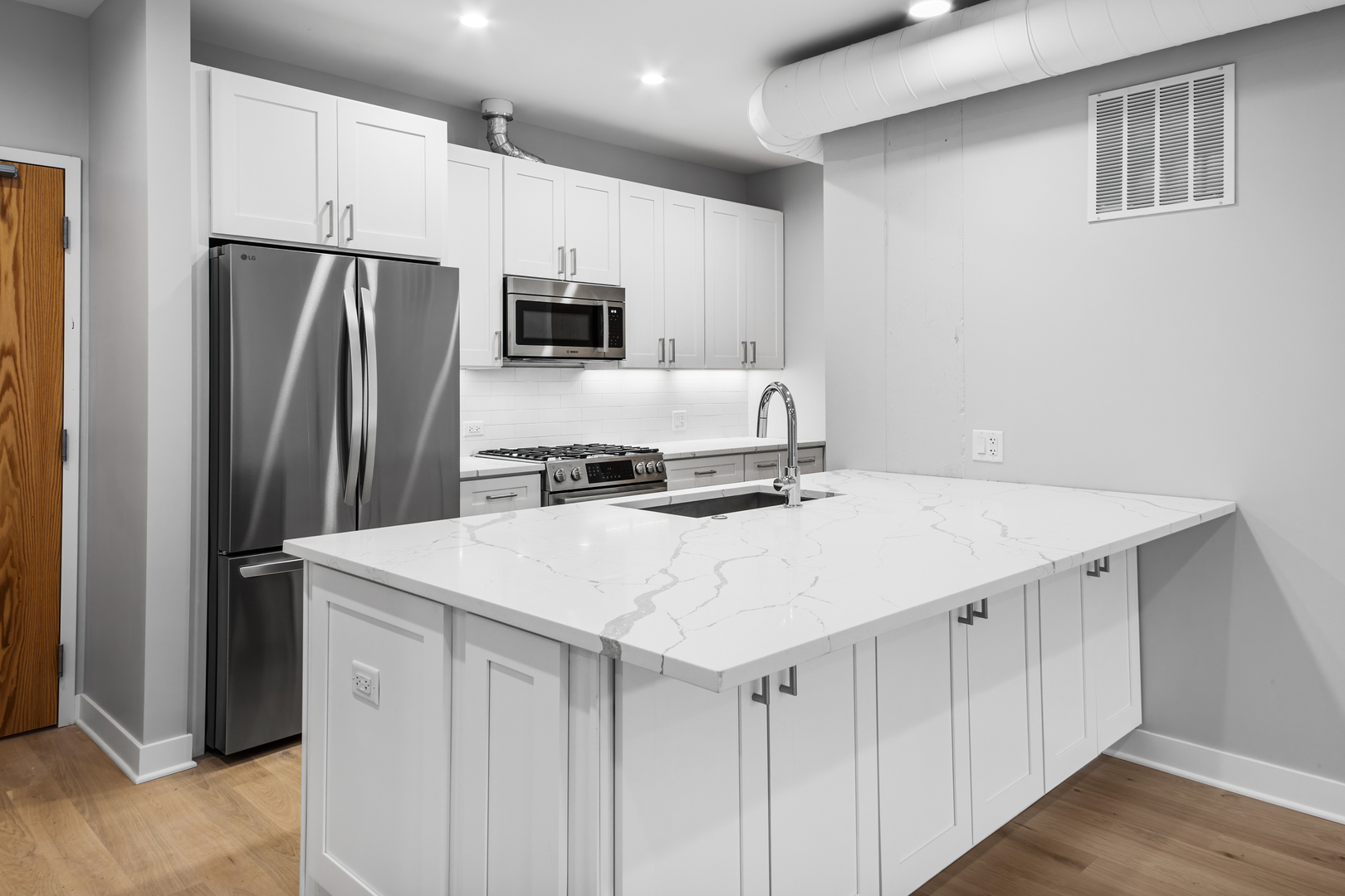 4637 N Ashland Avenue 302