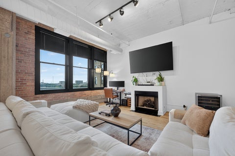 Tiny photo for 728 W Jackson Boulevard #712, Chicago, IL 60661 (MLS # 12757108)
