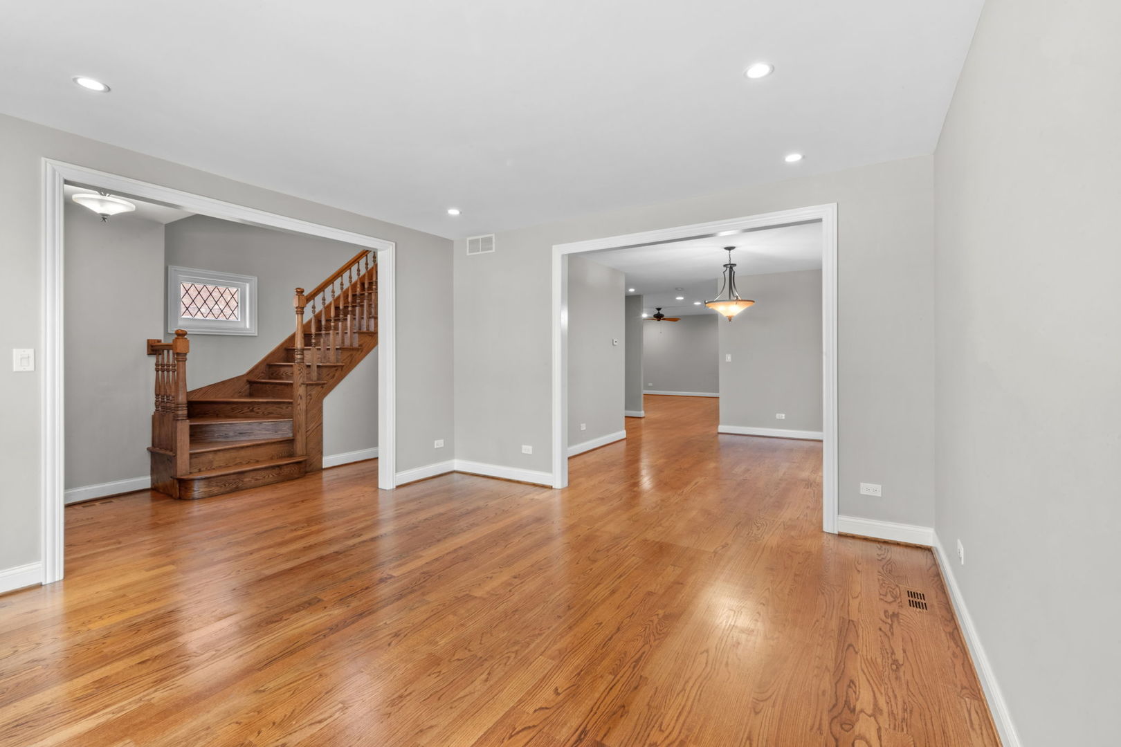 2619 W 104TH Street