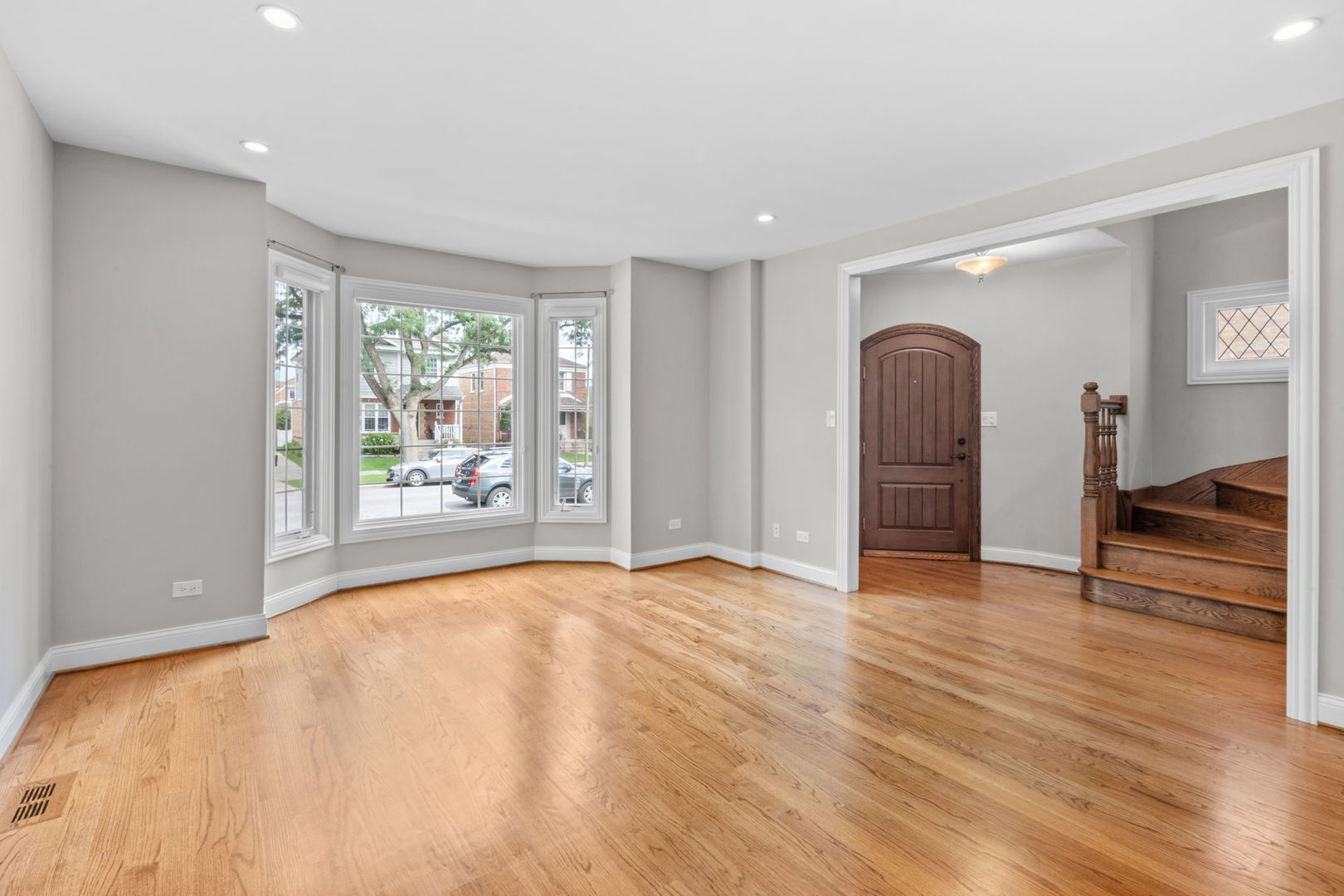 2619 W 104TH Street