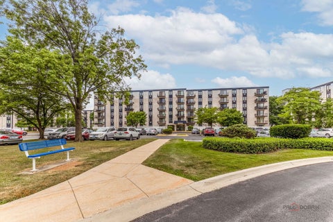 Photo of 9118 W Elmwood Drive #1K, Niles, IL 60714 (MLS # 12721028)