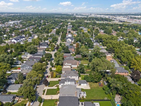 Tiny photo for 133 N Geneva Avenue, Elmhurst, IL 60126 (MLS # 12744721)