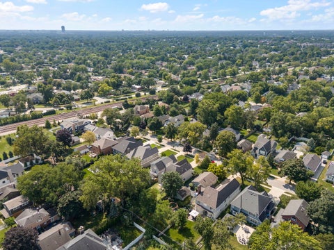 Tiny photo for 133 N Geneva Avenue, Elmhurst, IL 60126 (MLS # 12744721)