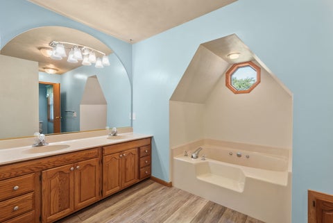 Tiny photo for 902 Idaho Avenue, Davenport, IA 52804 (MLS # 12730592)