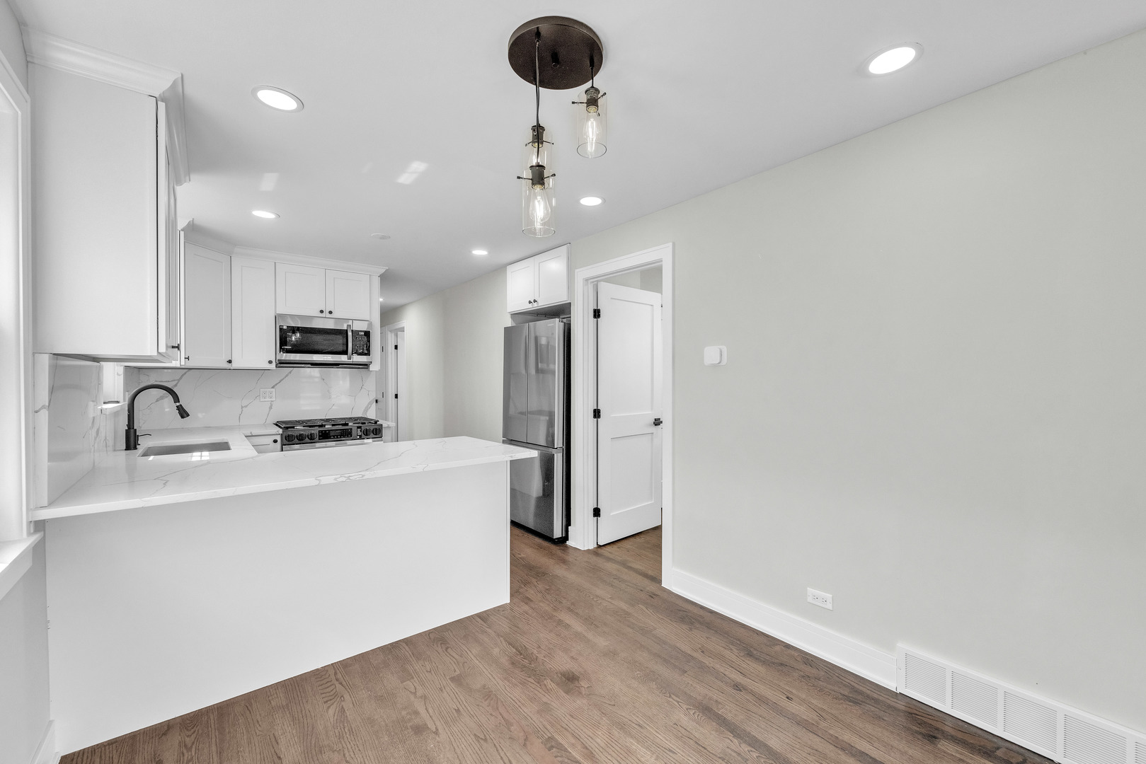 5331 W 53rd Place