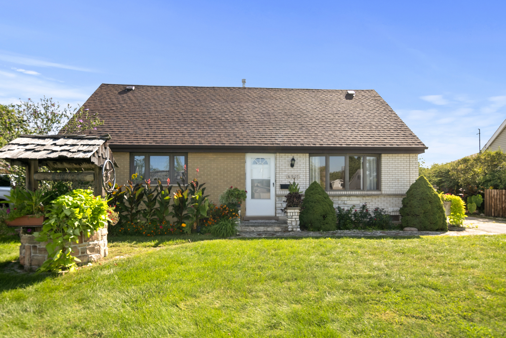 8907 Saratoga Drive