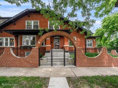 Photo of 5002 N Central Park Avenue, Chicago, IL 60625 (MLS # 12664054)