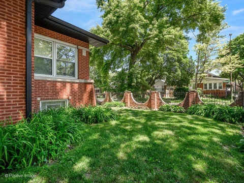 Tiny photo for 5002 N Central Park Avenue, Chicago, IL 60625 (MLS # 12664054)