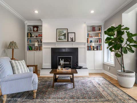 Tiny photo for 5002 N Central Park Avenue, Chicago, IL 60625 (MLS # 12664054)