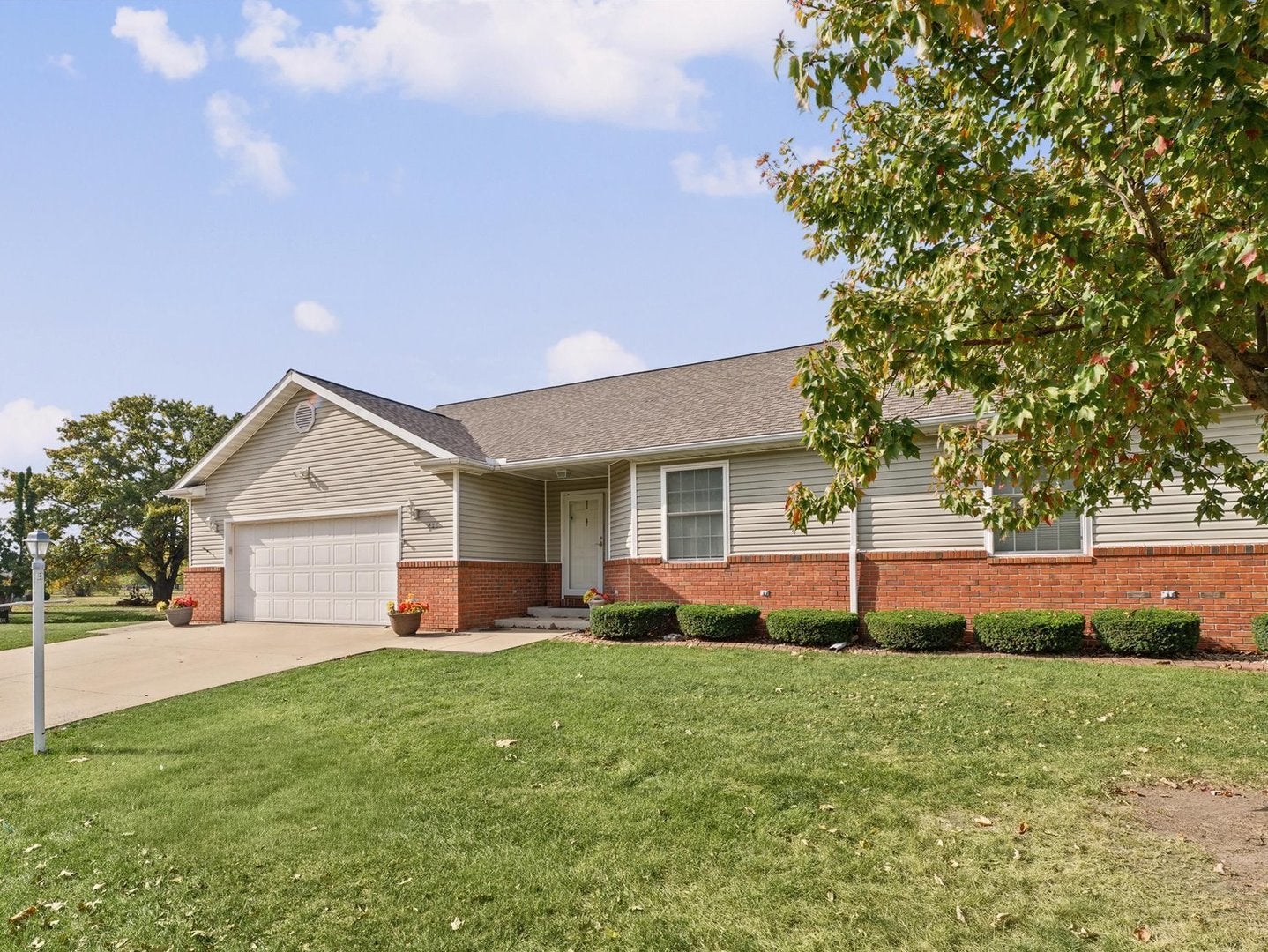 435 TWIN LAKES Drive 435