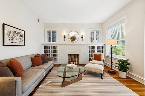 Tiny photo for 4421 N Beacon Street #3S, Chicago, IL 60640 (MLS # 12500425)