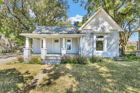 Photo of 102 E Warren Street, St. Joseph, IL 61873 (MLS # 12465399)