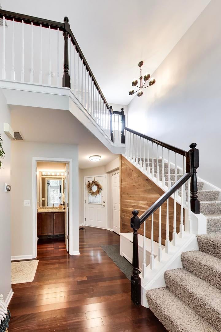 924 Ainsley Drive ---
