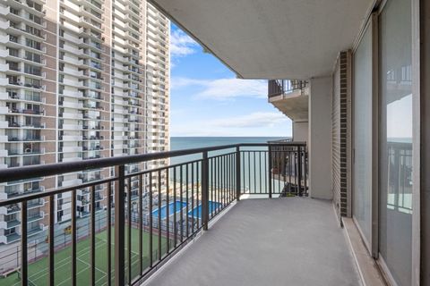 Tiny photo for 6007 N Sheridan Road #11K, Chicago, IL 60660 (MLS # 12481388)