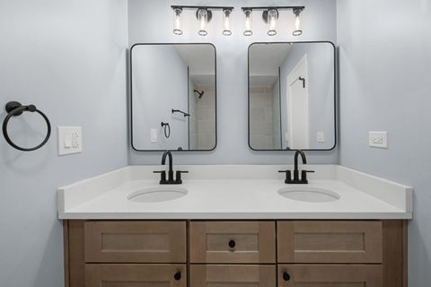 Tiny photo for 6007 N Sheridan Road #11K, Chicago, IL 60660 (MLS # 12481388)