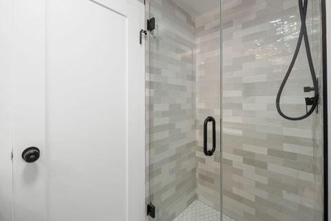 Tiny photo for 6007 N Sheridan Road #11K, Chicago, IL 60660 (MLS # 12481388)