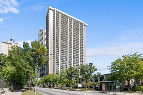 Tiny photo for 6007 N Sheridan Road #11K, Chicago, IL 60660 (MLS # 12481388)