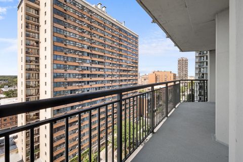 Tiny photo for 6007 N Sheridan Road #11K, Chicago, IL 60660 (MLS # 12481388)