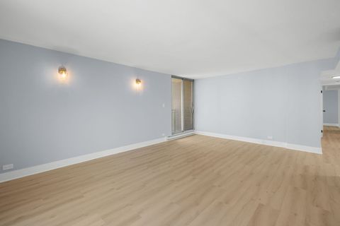 Tiny photo for 6007 N Sheridan Road #11K, Chicago, IL 60660 (MLS # 12481388)