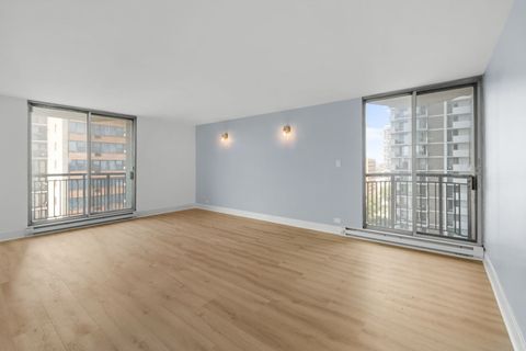 Tiny photo for 6007 N Sheridan Road #11K, Chicago, IL 60660 (MLS # 12481388)