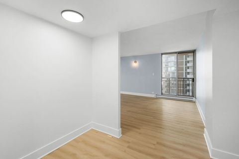 Tiny photo for 6007 N Sheridan Road #11K, Chicago, IL 60660 (MLS # 12481388)