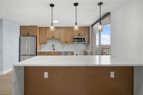 Tiny photo for 6007 N Sheridan Road #11K, Chicago, IL 60660 (MLS # 12481388)