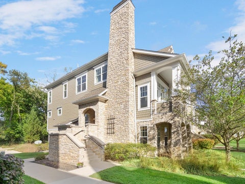 Photo of 98 W Kennedy Lane, Hinsdale, IL 60521 (MLS # 12791061)