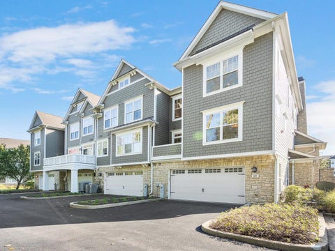 Tiny photo for 98 W Kennedy Lane, Hinsdale, IL 60521 (MLS # 12791061)