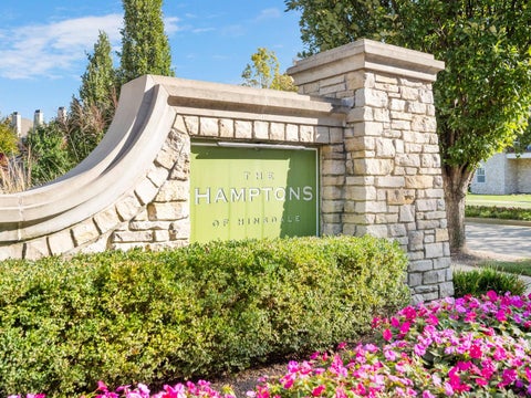 Tiny photo for 98 W Kennedy Lane, Hinsdale, IL 60521 (MLS # 12791061)